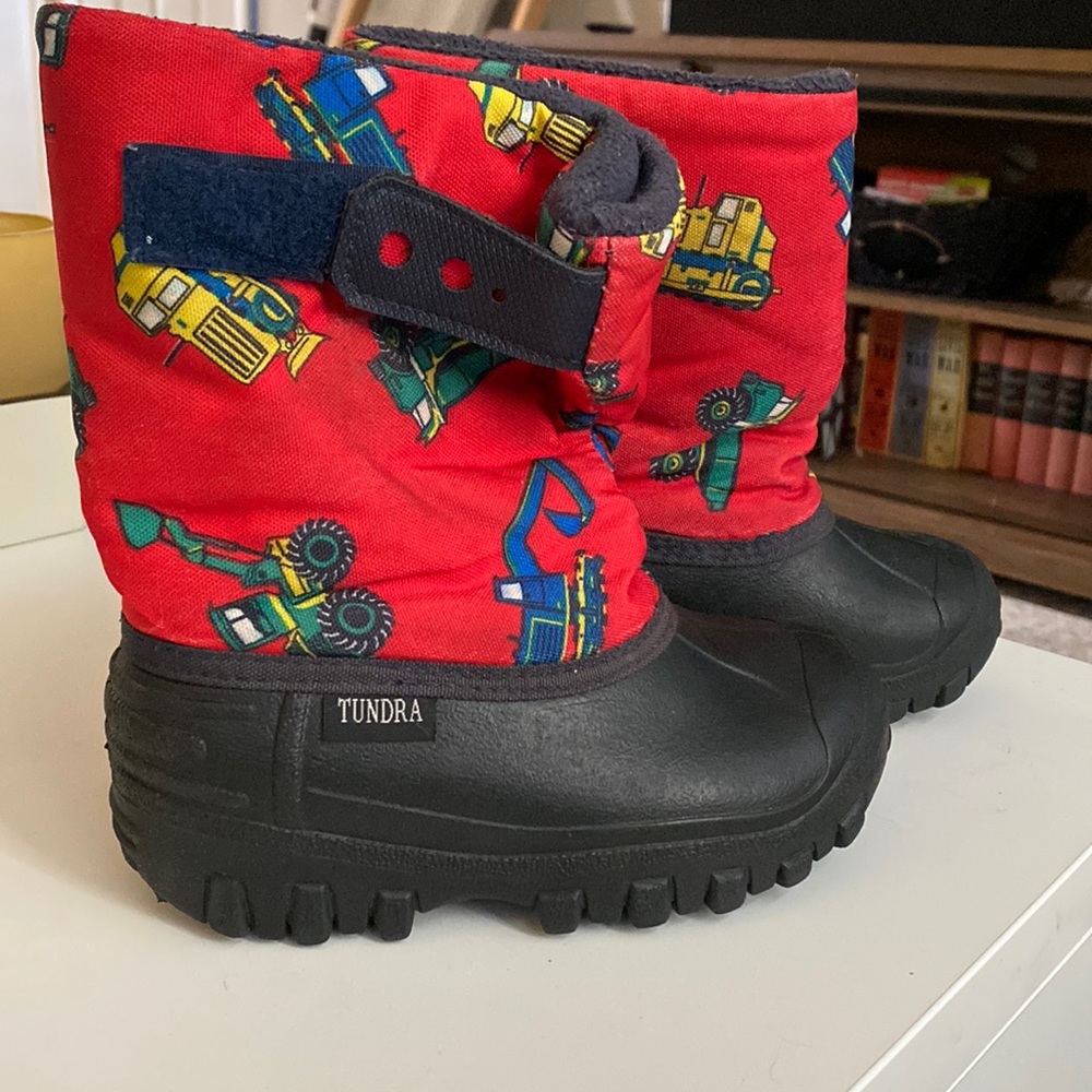 Tundra Boy Boots